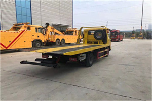 红旗非事故拖车