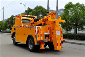 红旗高速路拖车费